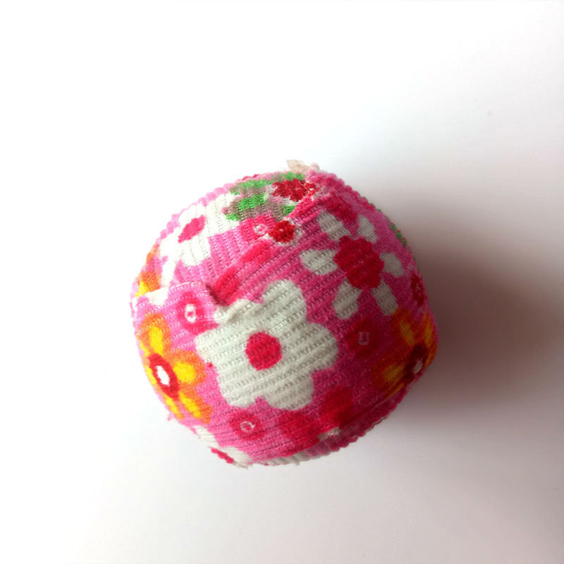 6 DB macskagolyókendő Hordozható kisállat szizál virágminta Puha macska megfogó golyós játék macska ugrató karmok köszörülési játék kisállat kellékek