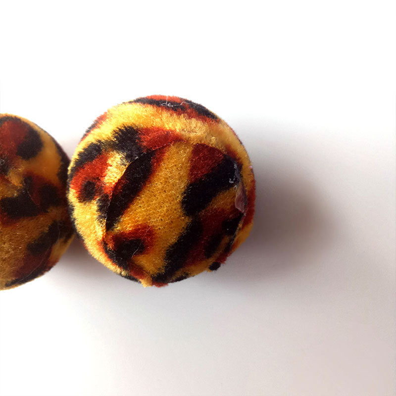 Macskajátékok plüss pompon 6 db mini leopárd mintás macskajáték golyók cica rágójátékok interaktív cica kergető labdajáték kisállat kellék