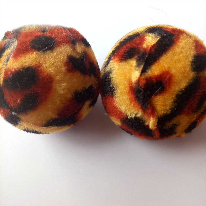 Macskajátékok plüss pompon 6 db mini leopárd mintás macskajáték golyók cica rágójátékok interaktív cica kergető labdajáték kisállat kellék