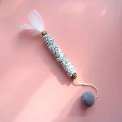 Természetes Matatabi kisállat macska rágcsálnivalók pamut kötéllel, tisztító fogakkal, interaktív macskajátékokkal, ezüst tollas kisállatjáték