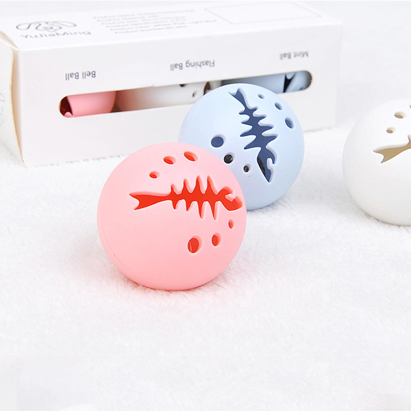 3db/tétel Macskajáték guruló golyós kutyajátékok LED fényű golyós kisállat interaktív macskaguruló golyós macskamenta világító vicces játék macskatartozék