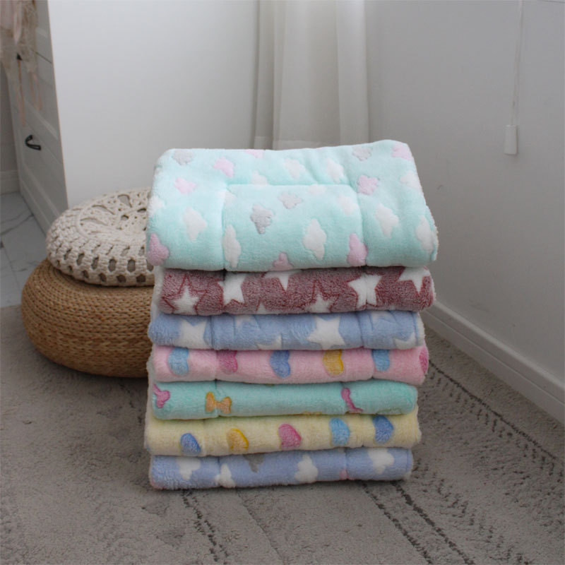 Mekane prostirke za krevet za mačke Kratke plišane prostirke za spavanje kućnih ljubimaca za mačke Male pse Slatka deka za kućne ljubimce Topla jastučić za mače Dodaci za mačke