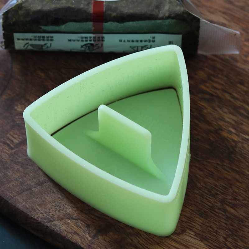 Trilater forma, skirta Onigiri ryžių rutuliukų sušių gaminimo aparatui nepridegančiam virtuvės sušių gaminimo rinkiniui, jūros dumblių preso įtaiso formelei vaikams pradedantiesiems