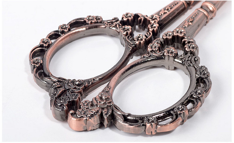 1 buc. Foarfece pentru unghii în stil european retro, din oțel inoxidabil, pentru tundere clasică de flori de prun, instrument de manichiură, pentru machiaj, foarfece pentru cuticule Tr #39