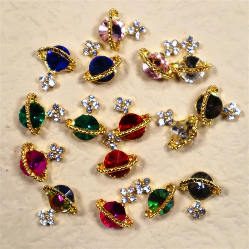 10 vnt Blizgančio lydinio Kalnų krištolinio akmens nagų dailės puošmenos Įvairių spalvų planetos nagų žavesiai „pasidaryk pats“ mados Saturno manikiūro dizaino priedai