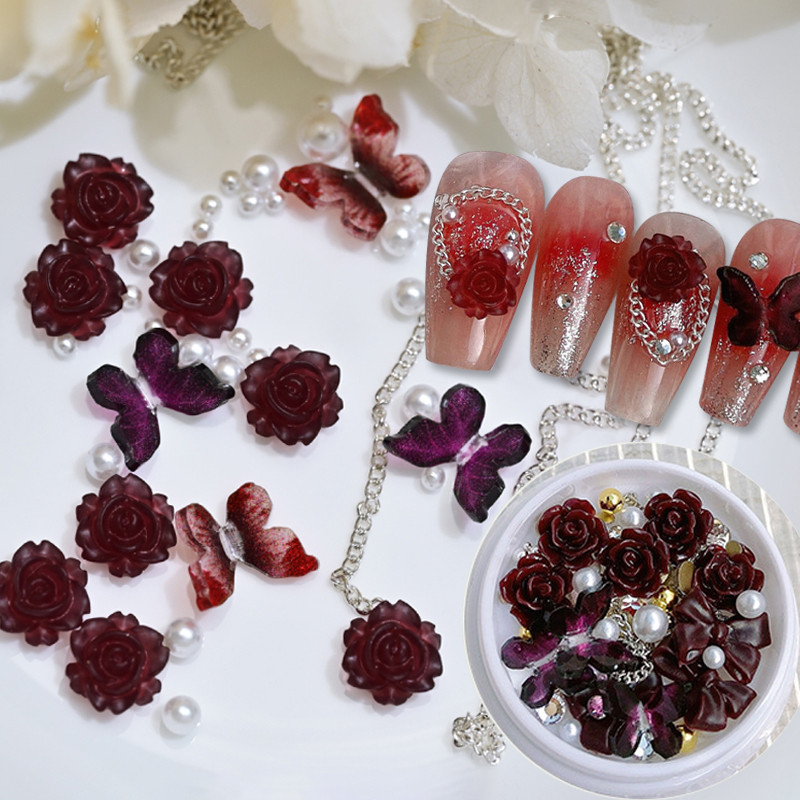 Rózsa piros gyanta virág körömbűvek fém lánc gyöngy pillangó gyöngy köröm ékszer fekete lila dekoráció barkács alkatrész köröm kellék