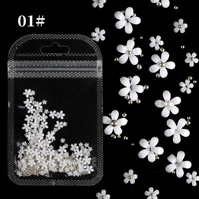 Uued 3D-küünekaunistused Rhinestones Armastus Südame Kujundus Kivid Läikiv Valgustundlik Kristall-klaashelmed Maniküür Dekoor