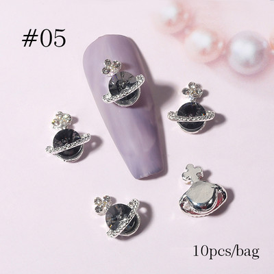 10 tk Punane valge Saturn Planet Küünevõlusid Liblikad Needid Kalliskivid 3D Küünte kaunistused Ehted Kristallküünte Rhinestone maniküür