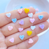 100 vnt. 6 mm Mini Love Heart gėlė nagų dailės dervos spalvų mišinio gėlių nagų dailės žavesiai gėlių formos manikiūro reikmenys