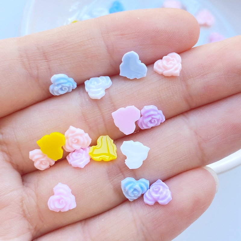 100 vnt. 6 mm Mini Love Heart gėlė nagų dailės dervos spalvų mišinio gėlių nagų dailės žavesiai gėlių formos manikiūro reikmenys