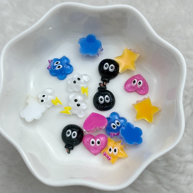 50 buc 3D, strălucitor, drăguț, stele de desene animate, nori de dragoste, serie fulger, pentru arta unghiilor, rășină, ornamente pentru arta unghiilor, în formă de floare, consumabile pentru arta unghiilor