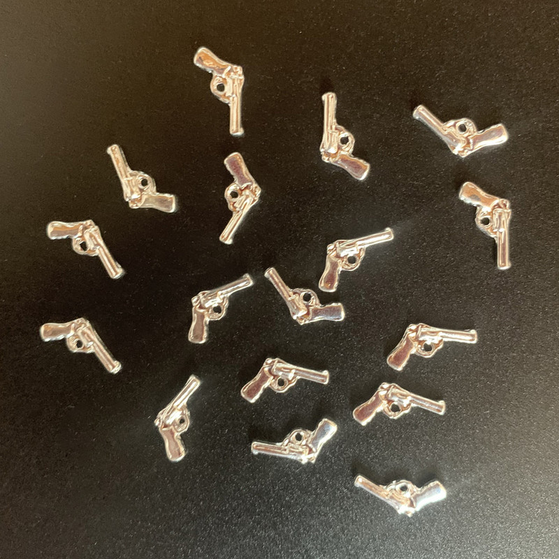 20KOM Metalni pribor za nokte Luksuzni zlatni srebrni pištolj u obliku piramide Legura 3D privjesci za uređenje noktiju DIY dodaci za uređenje noktiju 10*7 mm