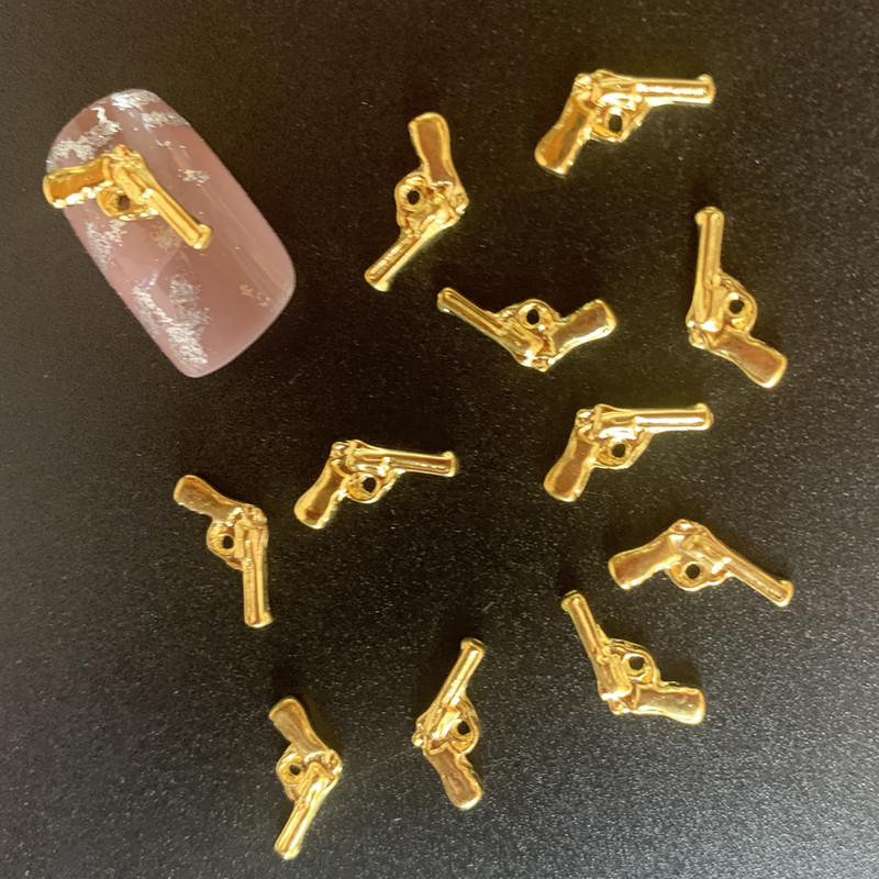 20KOM Metalni pribor za nokte Luksuzni zlatni srebrni pištolj u obliku piramide Legura 3D privjesci za uređenje noktiju DIY dodaci za uređenje noktiju 10*7 mm