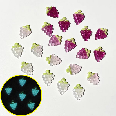 50 tk Helendavad küünte aksessuaarid 3D Puuviljavaigust Küünevõlusid Armsad Maasikas Virsikud Moeehted Küünte Kunst Rhinestones Kaunistus