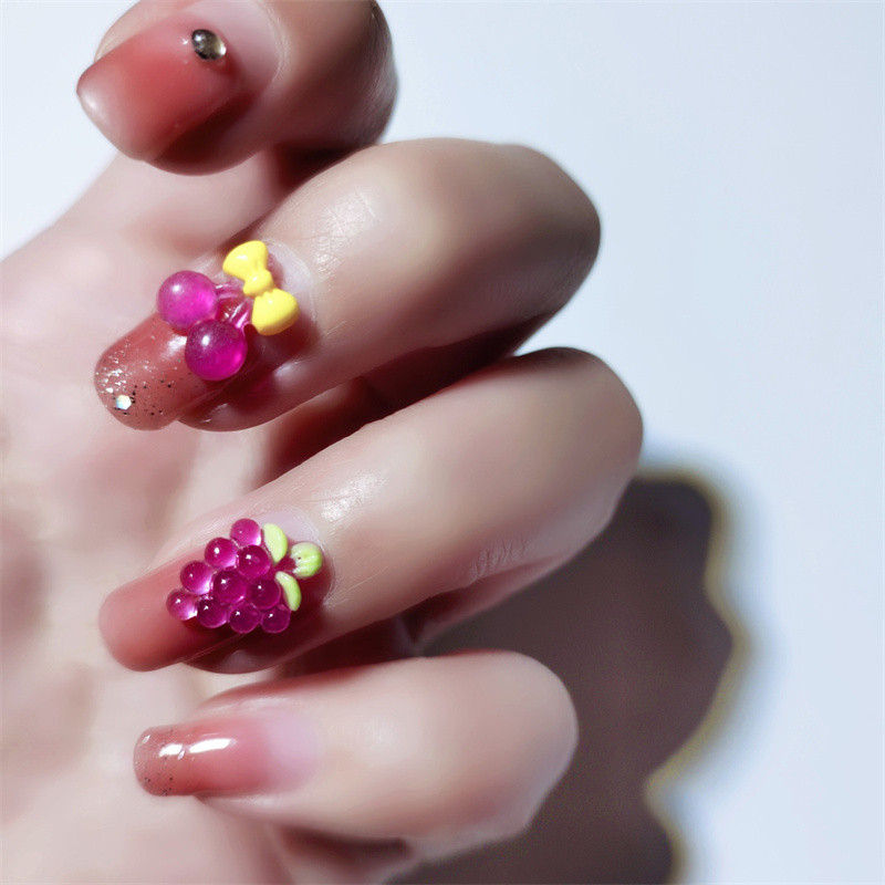 50 vnt Šviečiantys nagų aksesuarai 3D vaisių dervos nagų žavesiai Mieli braškių persikų papuošalai nagų dailė cirkonio puošmena