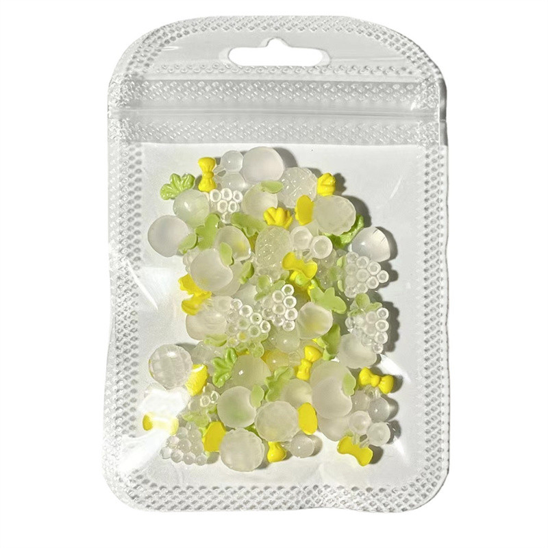 50 vnt Šviečiantys nagų aksesuarai 3D vaisių dervos nagų žavesiai Mieli braškių persikų papuošalai nagų dailė cirkonio puošmena