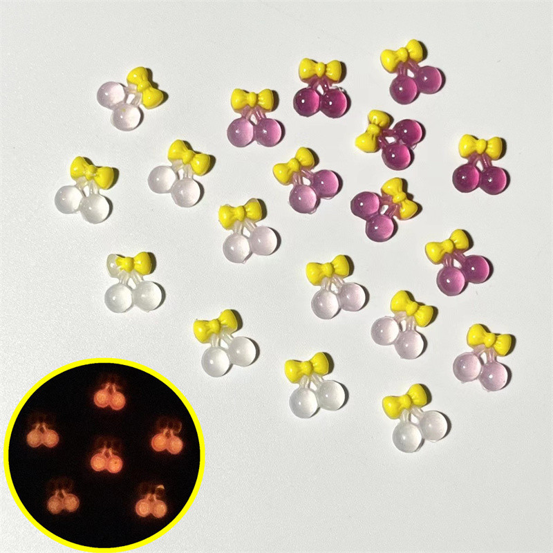 50 vnt Šviečiantys nagų aksesuarai 3D vaisių dervos nagų žavesiai Mieli braškių persikų papuošalai nagų dailė cirkonio puošmena