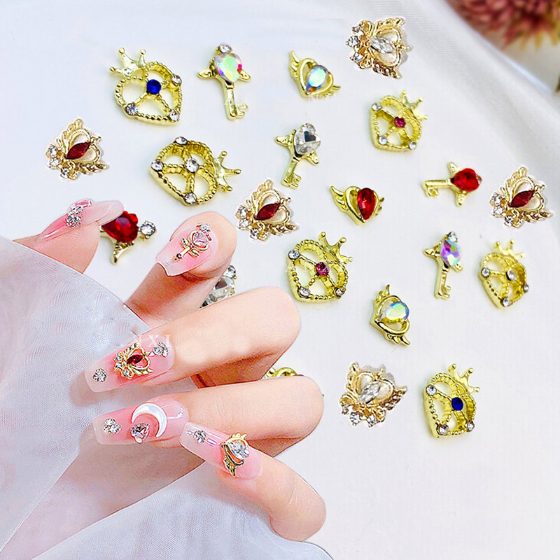 20 de bucăți din aliaj de inimă pentru arta unghiilor farmece 3D din Coreea de metal Sailor Moon coroana dragoste piese de unghii decorațiuni pentru salon de manichiură