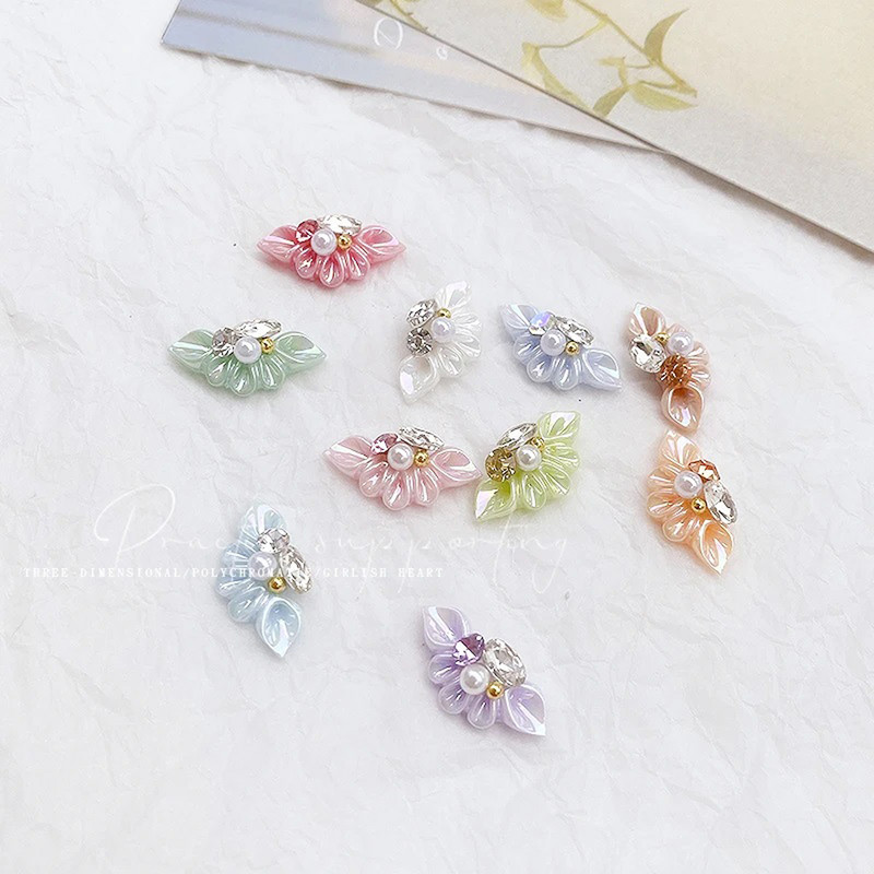 10 komada akrilnih bočnih cvjetnih ukrasa za nokte 3D trendi cvjetić (s bisernim kamenčićima) Nakit za nokte Stil ljuskica latica Savjeti za nokte