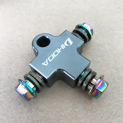 Motorkerékpár hidraulikus fékolaj tömlő pólócsatlakozó póló illeszték póló csatlakozó szennyeződéstartó kerékpárhoz ATV fékrendszer 3 utas adapter