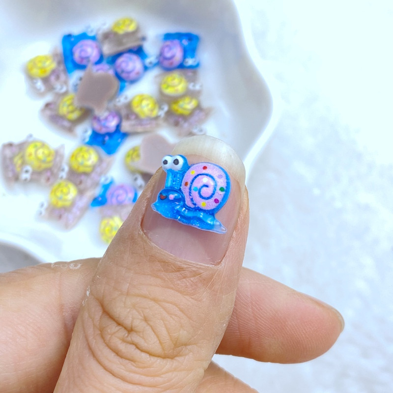 50 komada novih slatkih mini crtanih životinja puževa za nokte sa kamenčićima draguljima sa svjetlucavim ukrasima za nokte Nakit za manikuru Dodaci za ukrašavanje noktiju