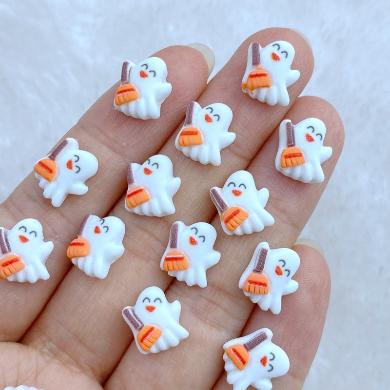 30 komada 3D smole za nokte Slatki Halloween White Ghost dijelovi za nokte Dodaci Kawaii DIY Nail Art Decoration