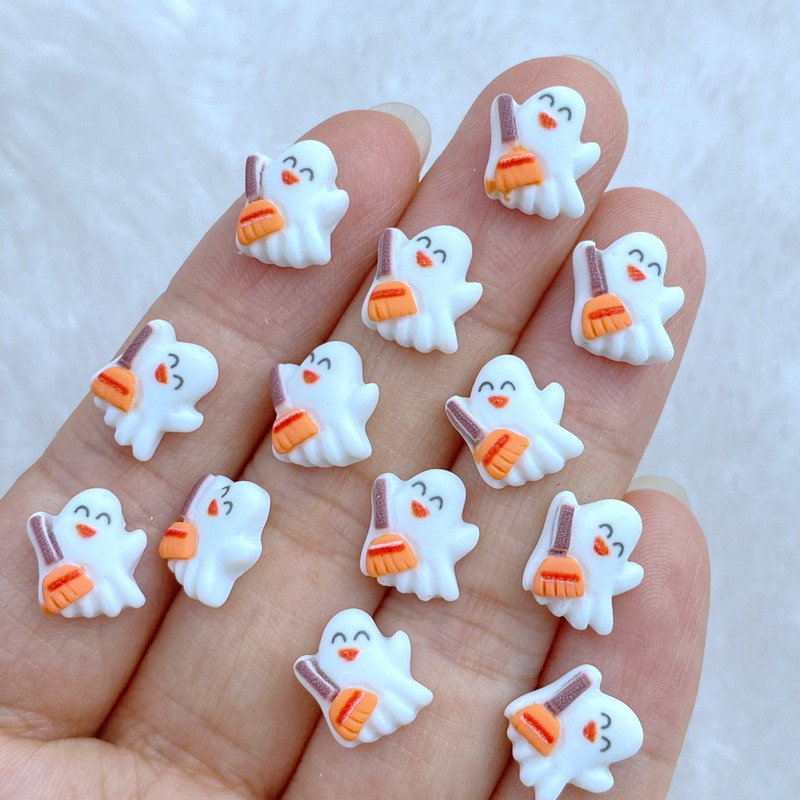 30 komada 3D smole za nokte Slatki Halloween White Ghost dijelovi za nokte Dodaci Kawaii DIY Nail Art Decoration