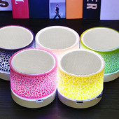 Bluetoothi kõlar Mini juhtmevaba kõlar, mõranev LED TF-kaart USB-subwoofer kaasaskantav MP3 heli juhtmevaba kõlar mobiiltelefonile