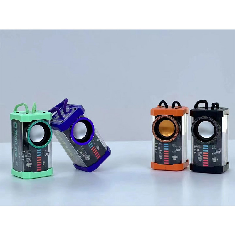 Prozirni Cyberpunk Mecha TWS bežični Bluetooth zvučnik Zvuk Svjetlo Ritam Subwoofer Ugrađeni mikrofon za smanjenje buke