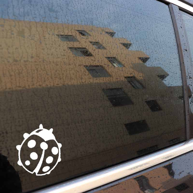 12 CM * 12,7 CM Buburuza Vinil Decal Autocolant Auto Bug Insecte Drăguț în aer liber Negru/ Argintiu pentru Autocolante Volkswagen