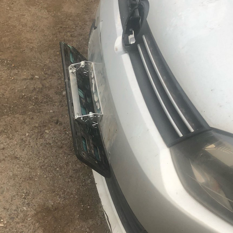 Universalus aliuminio automobilio reguliuojamas besisukantis automobilio valstybinio numerio rėmo laikiklis Tvirtas valstybinių numerių rėmų rėmas automobilio numeriui