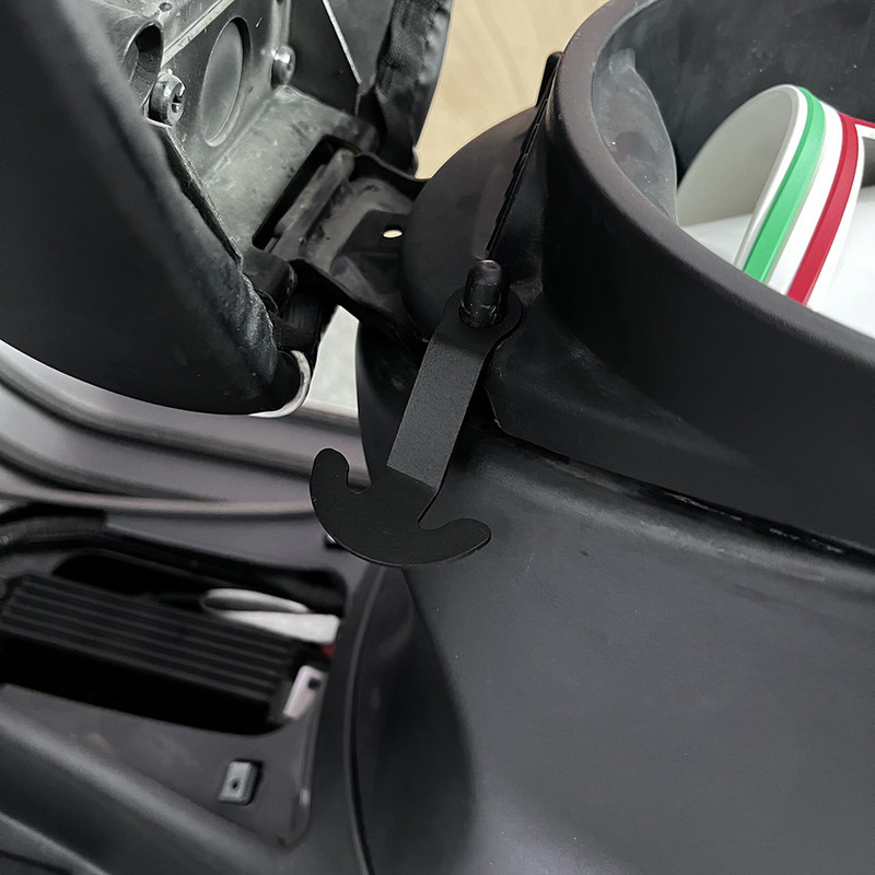 GTS300 jaoks GTV300 50 125 150 250 GTS 300 Kiivri lukustusklamber Kiivri konks riidepuu Mootorratta tarvikud Peidetud istmekonks