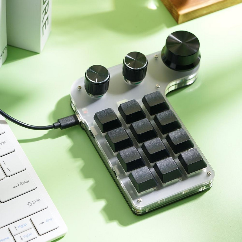 Programmeerimismakro kohandatud klaviatuur nupuga RGB kopeerimiskleebi mininupp Photoshopi mängu mehaaniline klaviatuur Hotswap makropadi