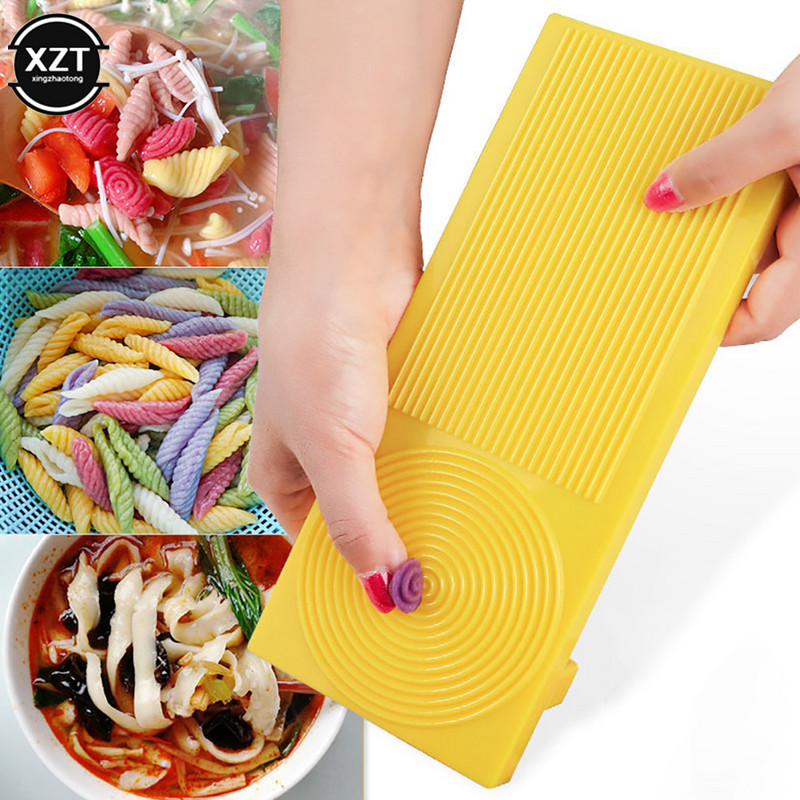 Daugiafunkcinis makaronų makaronų gaminimas rankomis iš plastikinių formelių makaronų gaminimo mašina „pasidaryk pats“ virtuvės plokštės kočėlas pjaustymo lentos virtuvės prietaisai