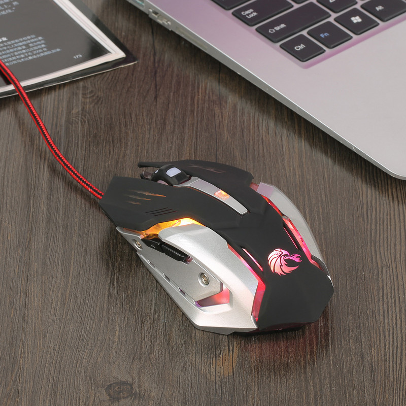 Mouse mecanic de joc cu fir, bază metalică, 5500 DPI reglabil cu 5 viteze, lumină de întrerupere în șapte culori Laptop de birou Esports cu 7 butoane