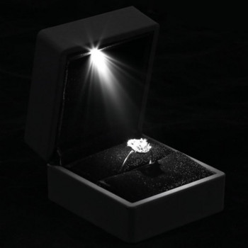 Кутия за бижута със светлина за дисплей Подарък Обеци Колие Годежни пръстени Калъф Опаковка Витрина LED кутии Калъфи Опаковъчна кутия