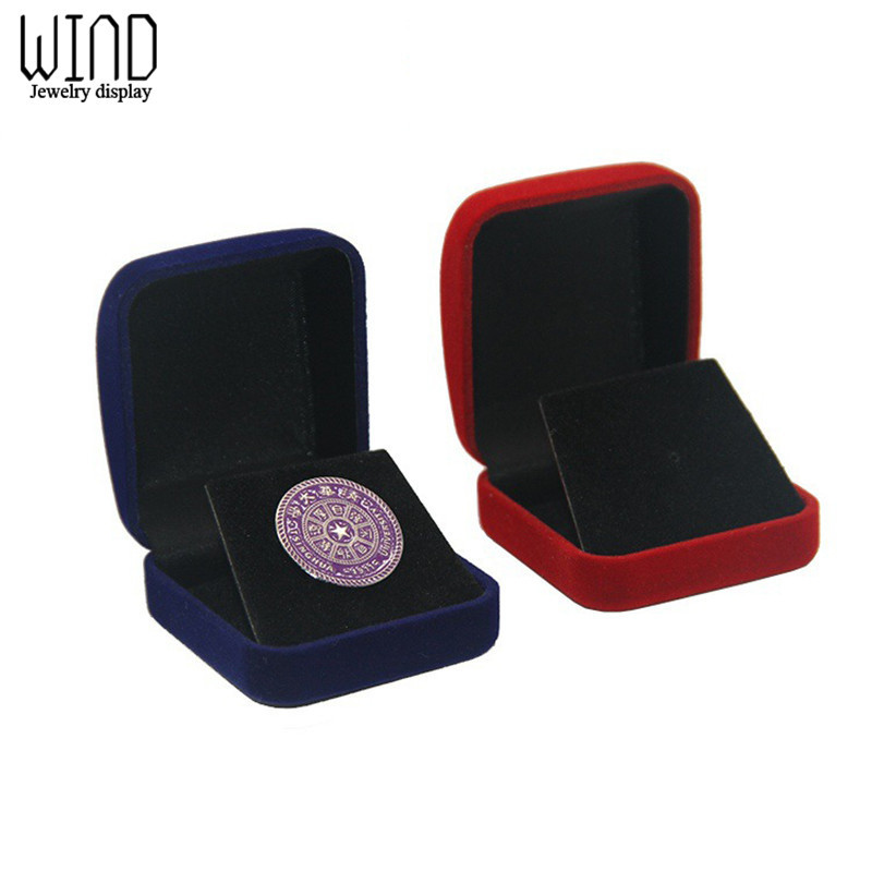 Érmek Emlékérmék Pinek Érdemjelvény Vitrin Ékszer Ajándék Tárolódobozok Fekete bársony hordtáska Éremdoboz