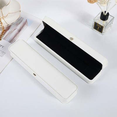 2022. aasta PU-nahast kaelakee pika ketiga karp käevõru ehete hoiuümbris ripats-kett kinkekarp pulma-aastapäeva kihlumiseks