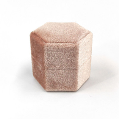 Εξάγωνο βελούδινο κοσμηματοπωλείο με αποσπώμενο καπάκι Κουτί δαχτυλιδιών 3 διαμερισμάτων για γαμήλια τελετή αρραβώνων Κιβώτιο προβολής