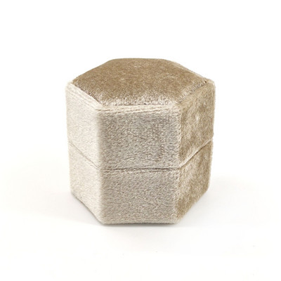 Εξάγωνο βελούδινο κοσμηματοπωλείο με αποσπώμενο καπάκι Κουτί δαχτυλιδιών 3 διαμερισμάτων για γαμήλια τελετή αρραβώνων Κιβώτιο προβολής