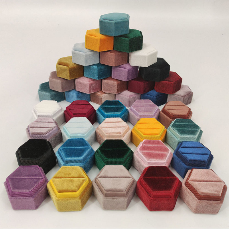 Εξάγωνο βελούδινο κοσμηματοπωλείο με αποσπώμενο καπάκι Κουτί δαχτυλιδιών 3 διαμερισμάτων για γαμήλια τελετή αρραβώνων Κιβώτιο προβολής