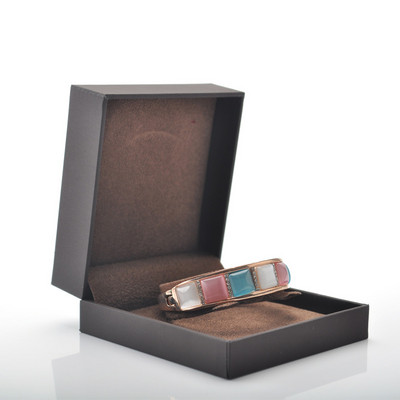 Χονδρικό Προσαρμοσμένο λογότυπο Πολυτελές μαλακό χαρτί αφής κοσμηματοθήκη κολιέ βραχιόλι Σκουλαρίκι κρεμαστό δαχτυλίδι κοσμήματα Κουτιά συσκευασίας δώρου