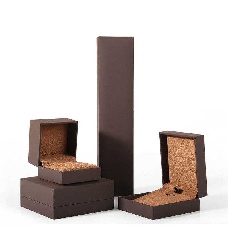 Χονδρικό Προσαρμοσμένο λογότυπο Πολυτελές μαλακό χαρτί αφής κοσμηματοθήκη κολιέ βραχιόλι Σκουλαρίκι κρεμαστό δαχτυλίδι κοσμήματα Κουτιά συσκευασίας δώρου