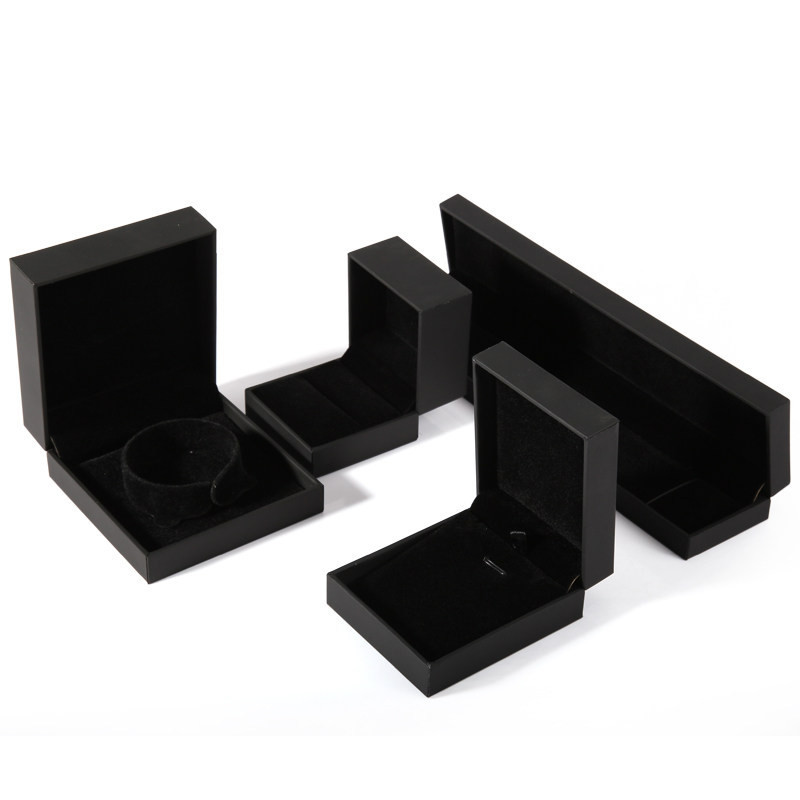 Χονδρικό Προσαρμοσμένο λογότυπο Πολυτελές μαλακό χαρτί αφής κοσμηματοθήκη κολιέ βραχιόλι Σκουλαρίκι κρεμαστό δαχτυλίδι κοσμήματα Κουτιά συσκευασίας δώρου