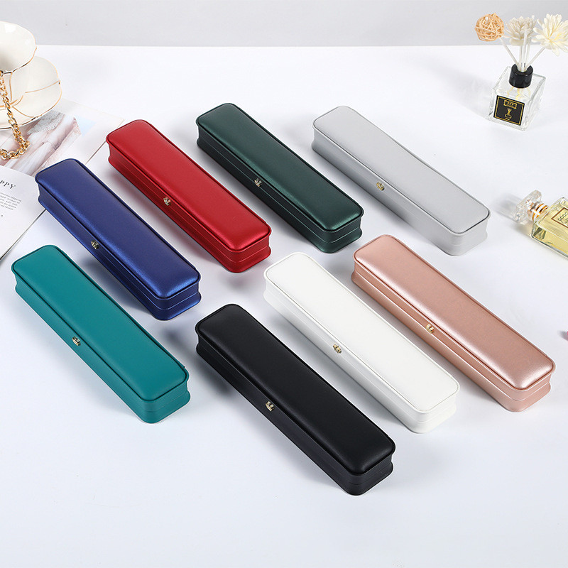 Uus pika ketiga kaelakee kinkekarbi ehete ripatsiga vitriin Ystävänpäivä kingituste hoiustamisvitriin ehete ümbris, nahk 2022