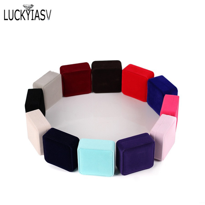 Peen elegantne beež/must samet ehtevitriin Luksuslik pulmakaelakee käevõru hoiustamiskorraldaja kinkekarp