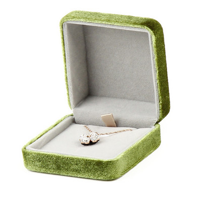 Uus ehtekarp tasuta kohandatud logoga mururoheline flanellist rauast ehtekarp ehete hoiukarp ehtepakendite kinkekarp