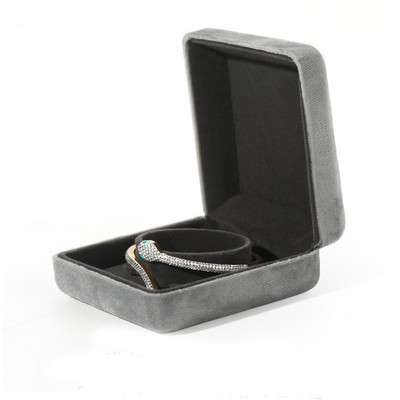 Uus ehtekarp tasuta kohandatud logoga mururoheline flanellist rauast ehtekarp ehete hoiukarp ehtepakendite kinkekarp