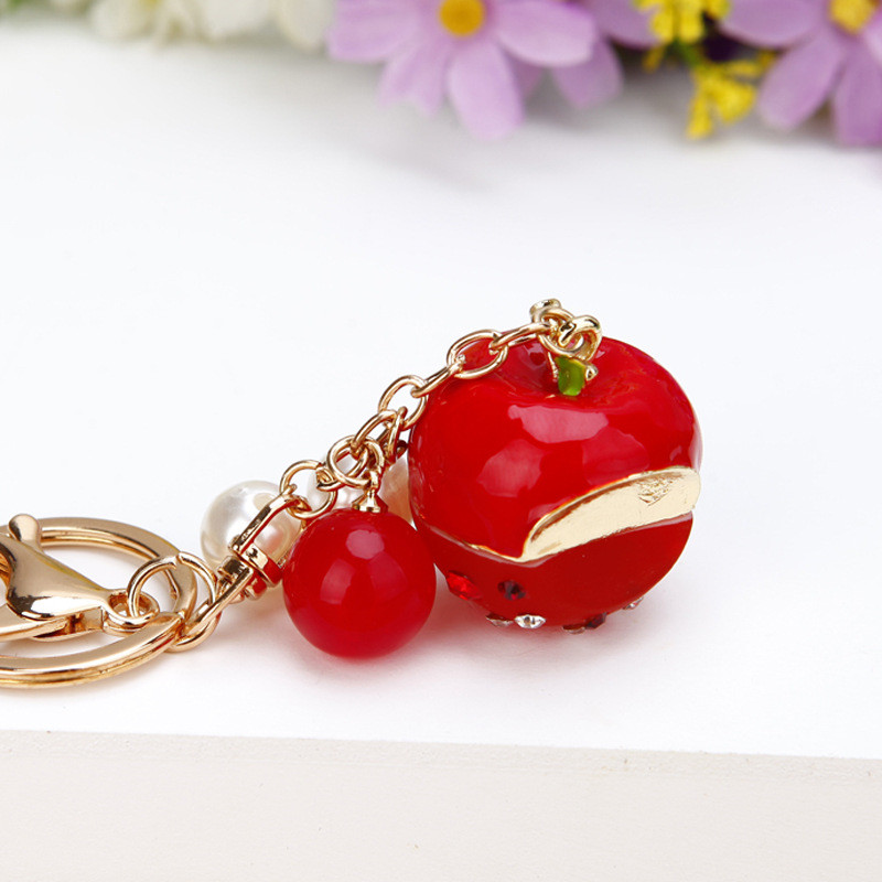 Creativ Strass Cadou de Crăciun în formă de măr Breloc interior mașină Geantă Femeie Pandantiv Metal Breloc Inel Decorare interioară