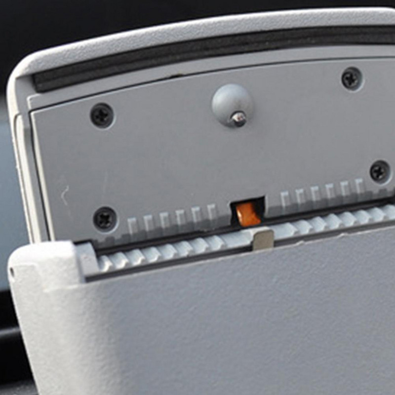 Universaalne kodu Auto Auto õhu väljalaskeava tuhatoos Mitmeotstarbelised LED-sigaretid Suitsueemaldajad Autod Sisustustarvikud